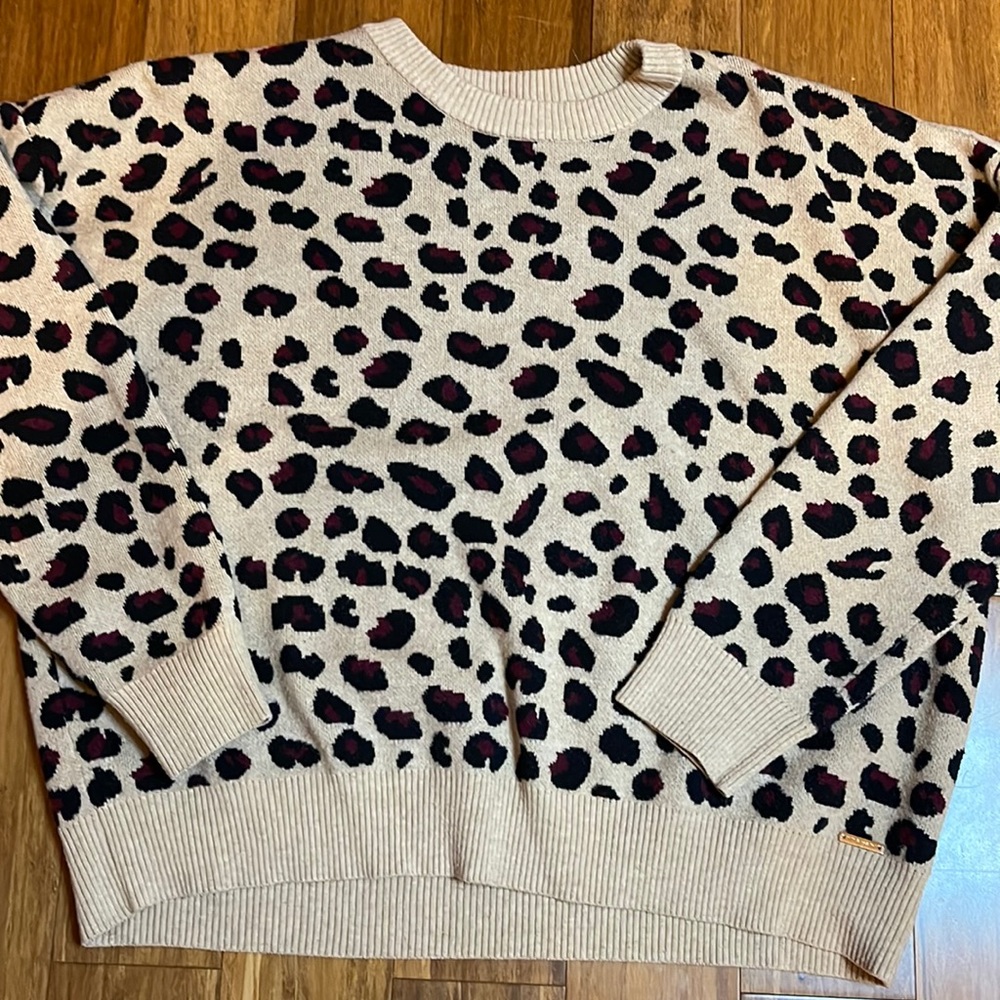 TTahari Size L Cheetah Print sweater